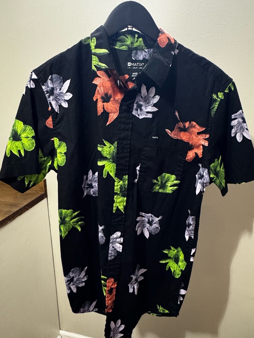Matix Men’s Black Floral Hawaiian Camp Shirt Button Front